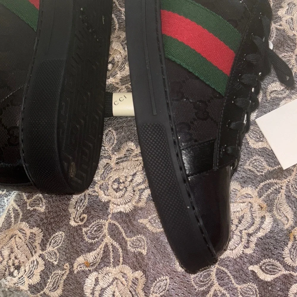 Gucci Black Leather Sneakers with Red and Green Accents. Accepting all offers! - Picture 8 of 10